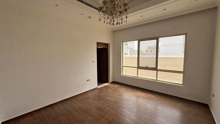 للبيع فيلا فخمة في الشارقة تقع في منطقة تلال زون ( C تشطيبات فاخر 4