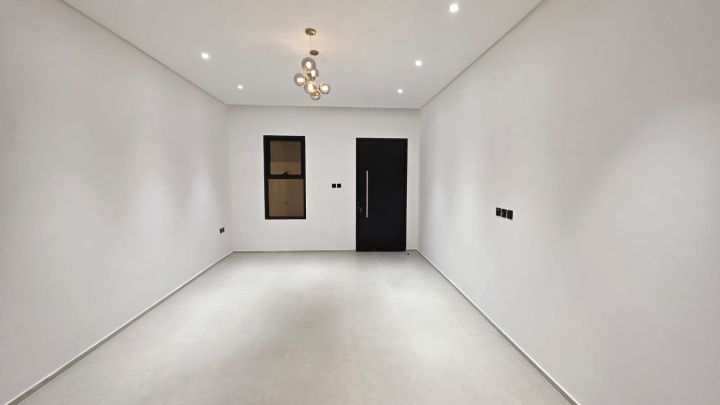 فيلا للإيجار أول ساكن في الحليو – 4 غرف ماستر بتشطيب حديث 2