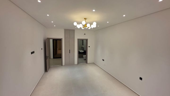 فيلا للإيجار أول ساكن في الحليو – 4 غرف ماستر بتشطيب حديث 10