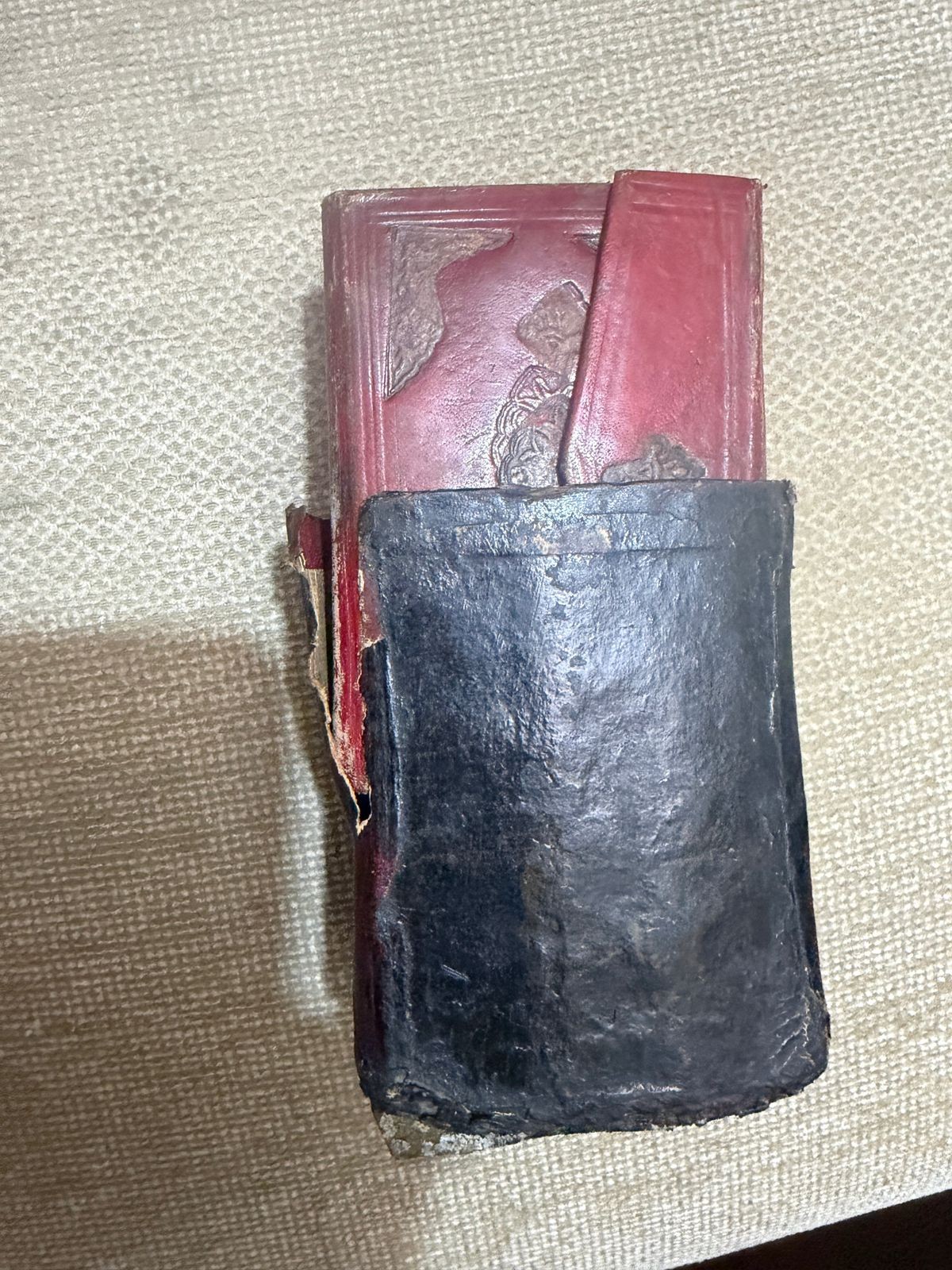 مصحف بخط اليد عمره ٢٠٥ سنة بحالة جيدة بالجراب  5