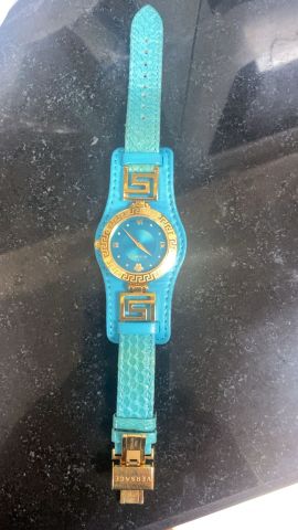 ساعة ڤيرساتشي أصلية استعمال خفيف 2