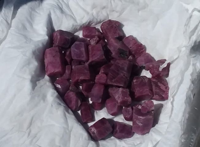 ياقوت احمر يماني 