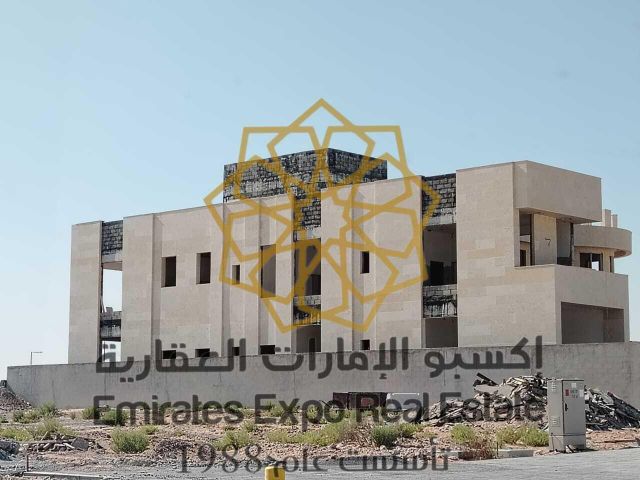 لبيع فيلا جديدة متداولة حجر طبيعي مودرن  قيد الانشاء في الرياض  2