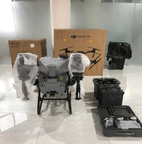 طائرات DJI Agras الزراعية بدون طيار لرش المحاصيل؛ جديدة وجاهزة لل
