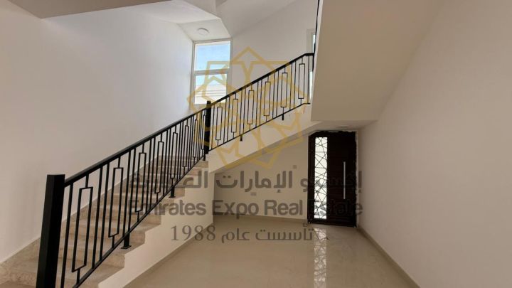 للبيع فيلا جديدة اول ساكن حجر طبيعي في بني ياس منطقة الوثبة   8