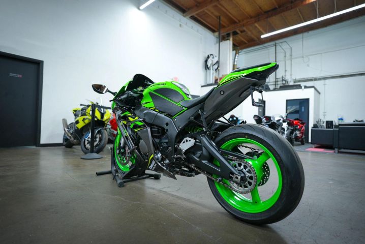 2018 Kawasaki Ninja ZX-10R ABS KRT Edition WhatsApp +17203061962 3