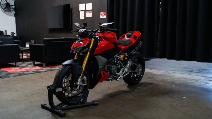 2025 Ducati Streetfighter V2 S WhatsApp +17203061962 2
