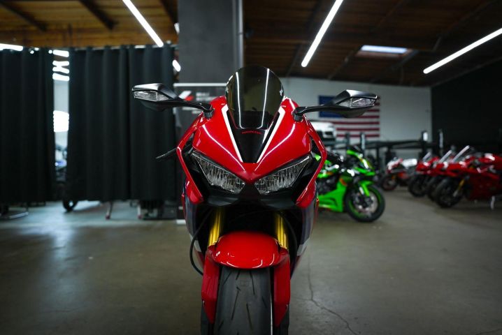 2022 Honda CBR1000RR WhatsApp +17203061962 3