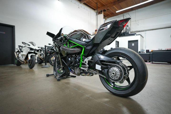 2015 Kawasaki Ninja H2R WhatsApp +17203061962 4