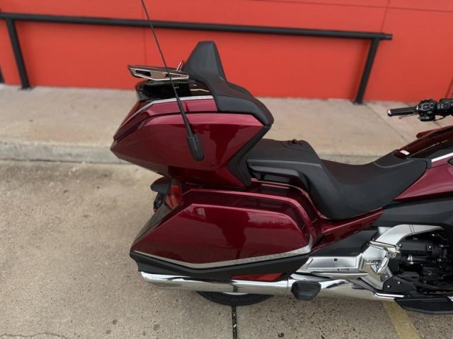 2021 Honda  Gold Wing Tour WhatsApp +17203061962 4