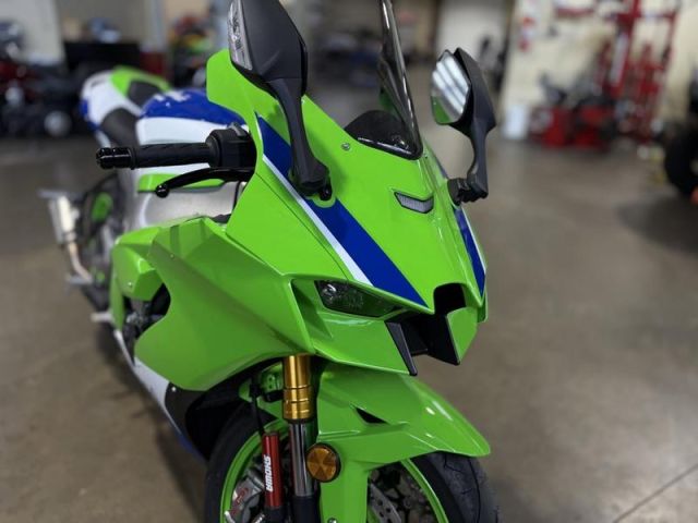 2024 Kawasaki Ninja ZX10R 40th Anniversary Edition ABS 4