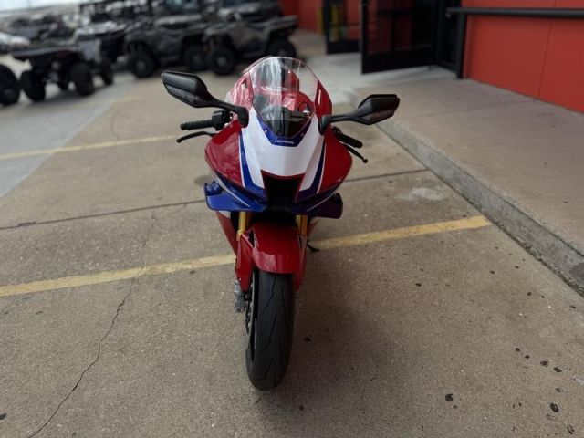 2026 Honda CBR1000RR-R Fireblade SP 2