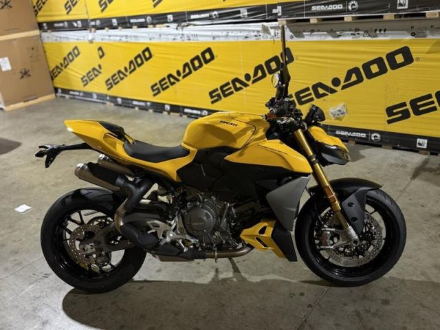 درّاجة Ducati Streetfighter V2 S صفراء 2026 للبيع