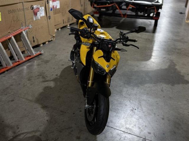 درّاجة Ducati Streetfighter V2 S صفراء 2026 للبيع 3