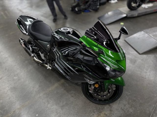 للبيع دراجة نينجا ZX-14R 2019 تواصل عبر واتساب +17203061962 4