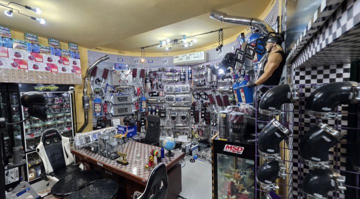 فرصة استثمارية: بيع مخزون قطع تعديل سيارات بالكامل بسعر خرافي 6