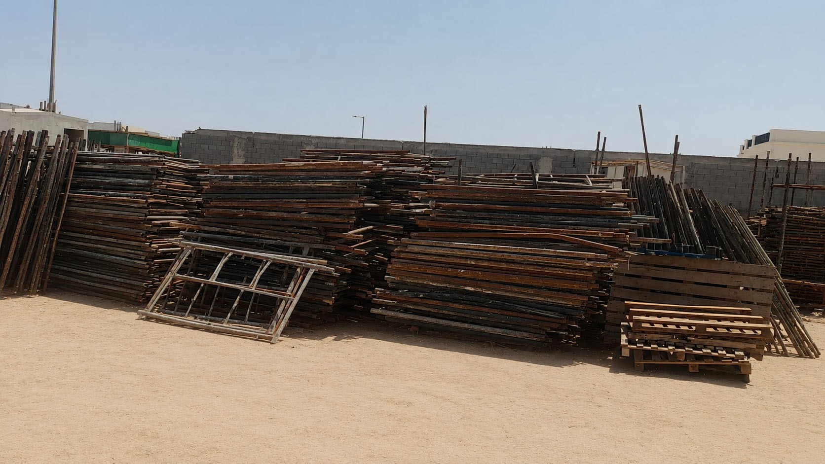 سقالات للبيع  /  Scaffolding 
