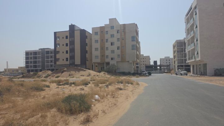 للبيع اراضي مدمجة داخل منطقة العالية جلوبال سيتي 