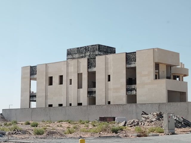 للبيع فيلا في مدينة الرياض في موقع مميز جدا على شارعين 5