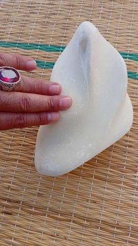 منحوتة جميلة موقعة . 4