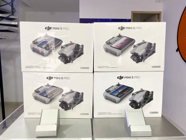 www.wholesaletechz.com new Apple iPhone, Samsung, Drones, PS5 4