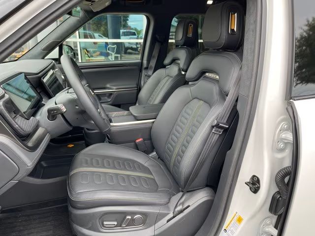  2023 Rivian R1S  2