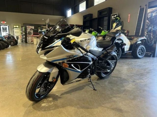 2024 SUZUKI GSXR1000 2