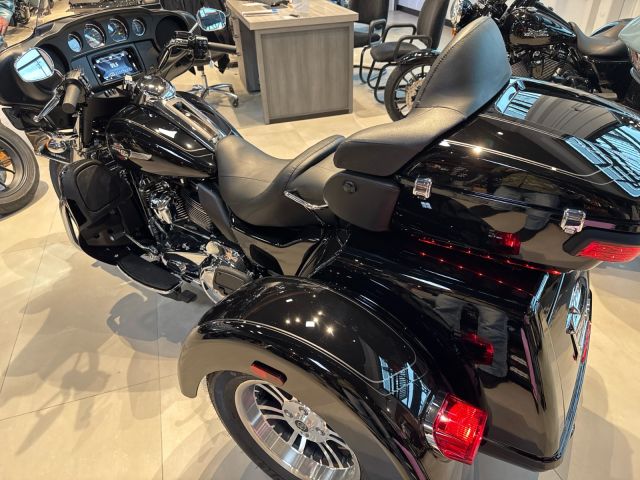 2024 Harley Davidson TRI GLIDE Ultra New 4-stroke Trike 2