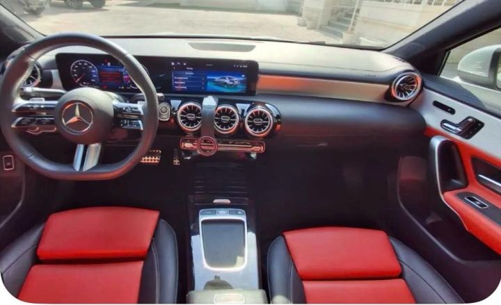 Mercedes benz A200 2025  4
