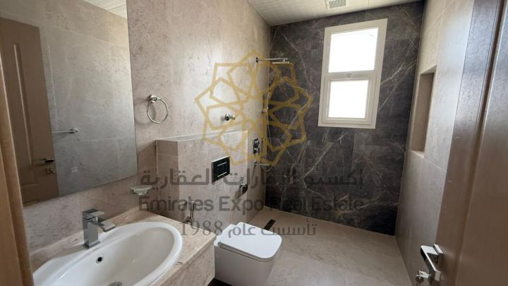 للبيع فيلا جديدة أول ساكن حجر طبيعي في بني ياس منطقة الوثبة  10