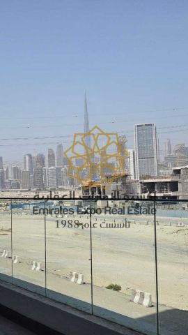 للبيع شقة زاوية بموقع مميز جدا في مطلة على برج خليفة واللاقون  7