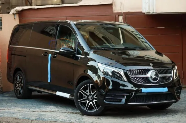 ? Rent Mercedes V-Class with Driver (2025–2026 Models) – Limousi