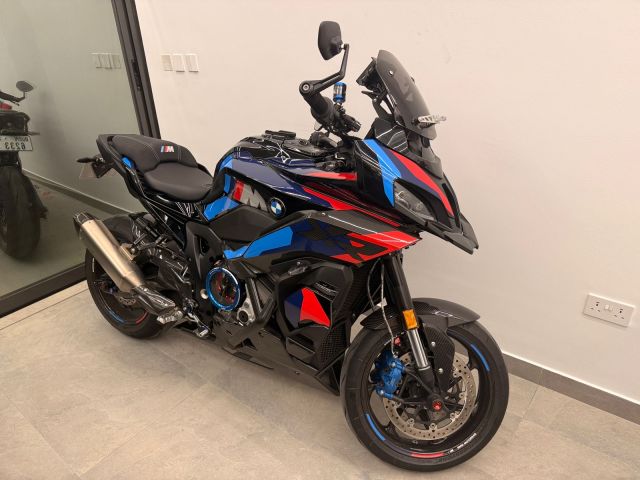 2025 BMW M1000XR