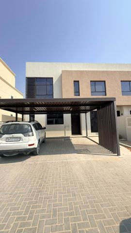  للبيع فيلا في الشارقة تقع في منطقة الرحمانية مساكن نسمة 