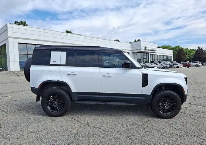 2024 Land Rover Defender 