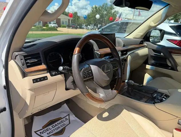 2019 lexus LX 570 7