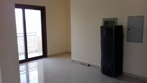 للإيجار غرفة وصالة جديدة أول ساكن وموقع مميز على شارع الشيخ محمد بن زايد  3