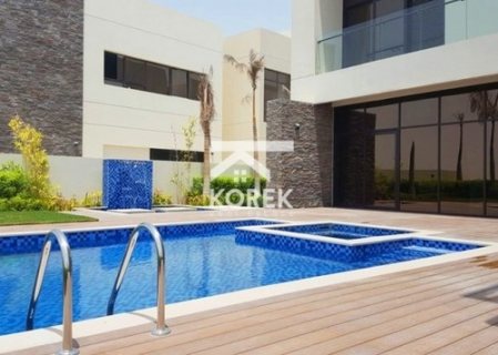 فلل للبيع 4 غرف وغرفة خادمة بحديقة خاصة وباركينج 2 سيارة في دبي 