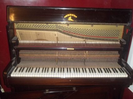 بيانو نادر جدا يرجع الى بدايات القرن ال19 بحاله ممتازه 2