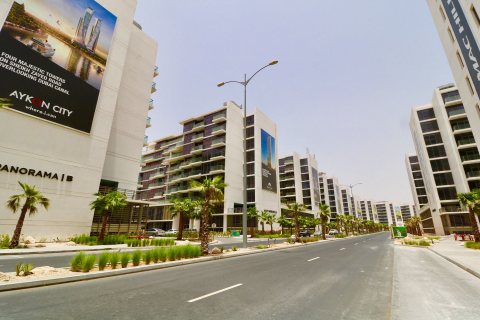 شقق باطلالة الجولف في دبي في أجمل موقع في دبي خلف مول الامارات