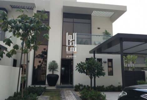 فيلا 3 غرف بسعر شقة في دبي بمليون درهم تقسيط علي الجولف والبحيرات الصناعية 1
