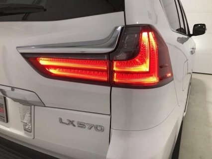 2017 Lexus LX 570 5