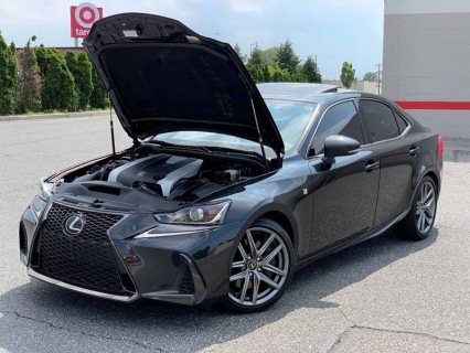 Super clean Lexus 2017 available for good price