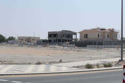أرض سكنية للبيع في منطقة الخوانيج 1 لجميع الجنسيات بالاقساط بدون عمولة  3