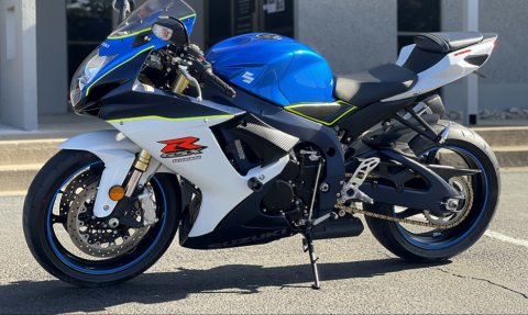 2011 Suzuki gsx r750cc available for sale