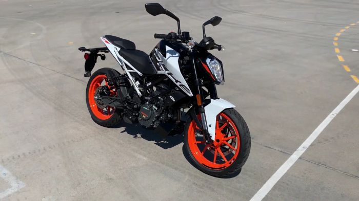 2020 KTM 200 DUKE WhatsApp +13236413248