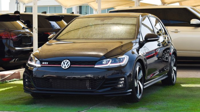 Volkswagen Golf GTi 2019 GCC. 66000 km 99000 aed