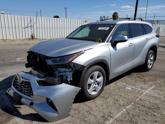  Toyota Highlander L..2021........contact me on whatsapp 557266210