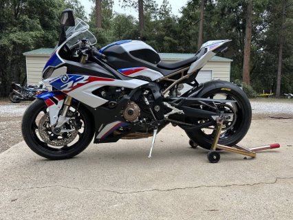 2021 bmw s 1000rr  Whatsapp : +17163935355