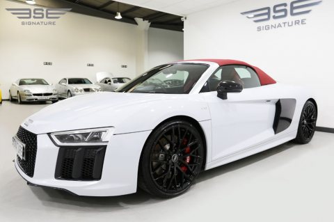 AUDI R8 V10 SPYDER WHITE